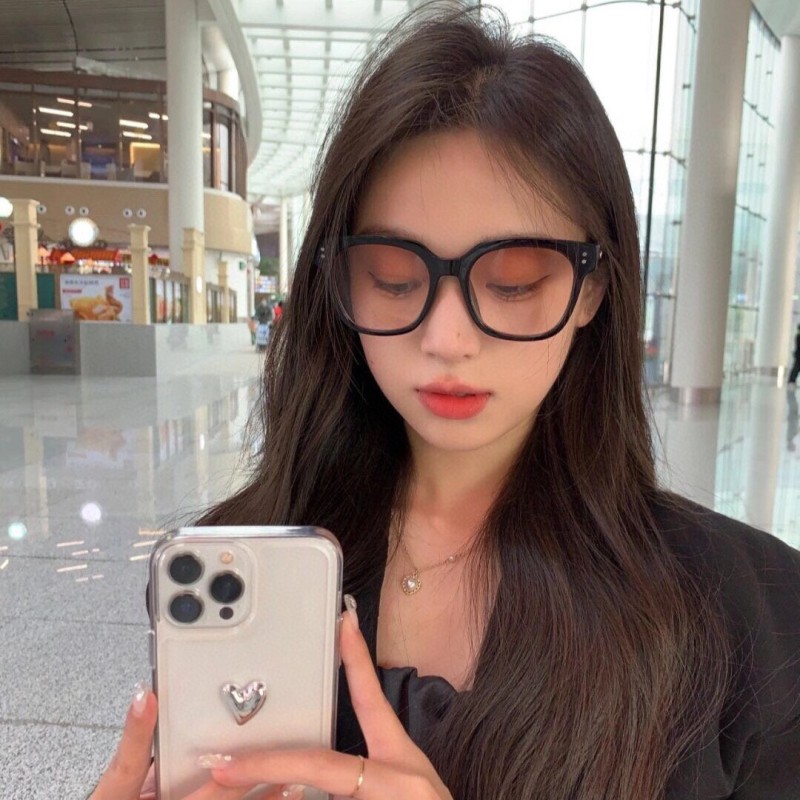 Gentle Monster UNA.C.N