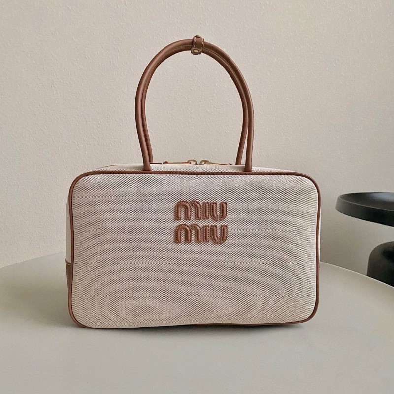 MiuMiu 公文包 