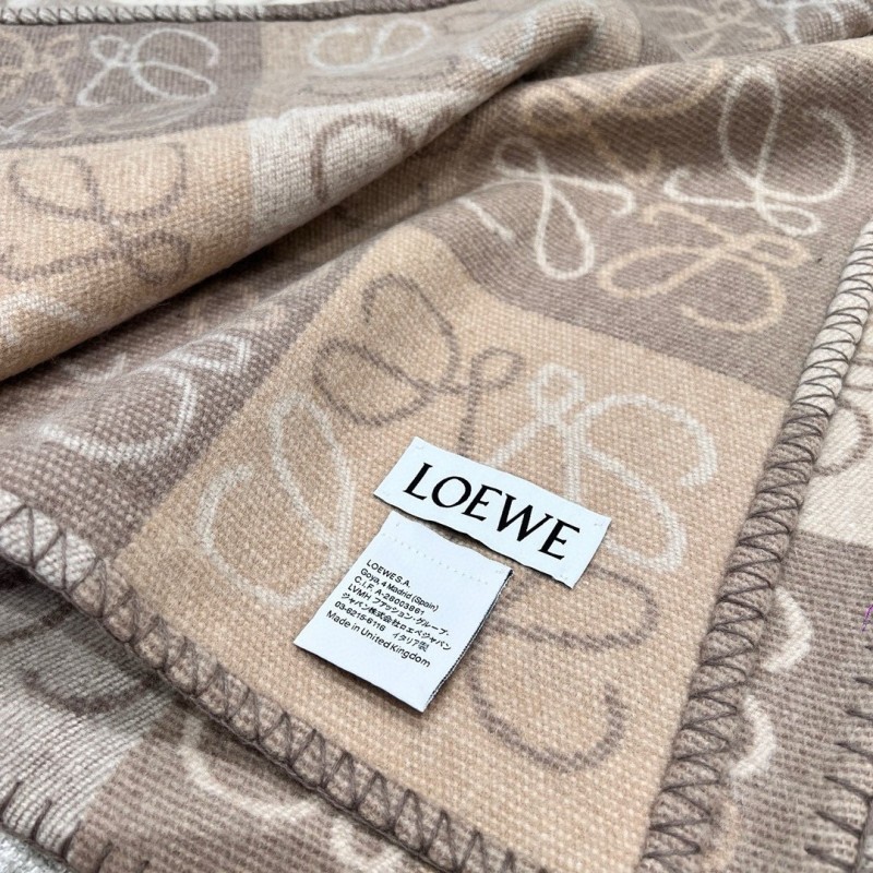Loewe Shawl