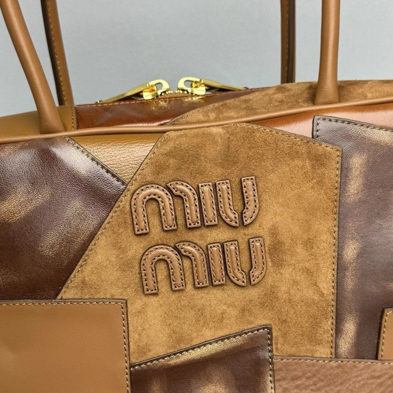 MiuMiu 公文包