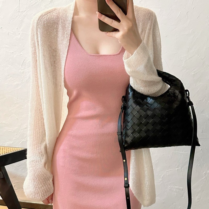 Bottega Veneta Mini Hop 斜挎包