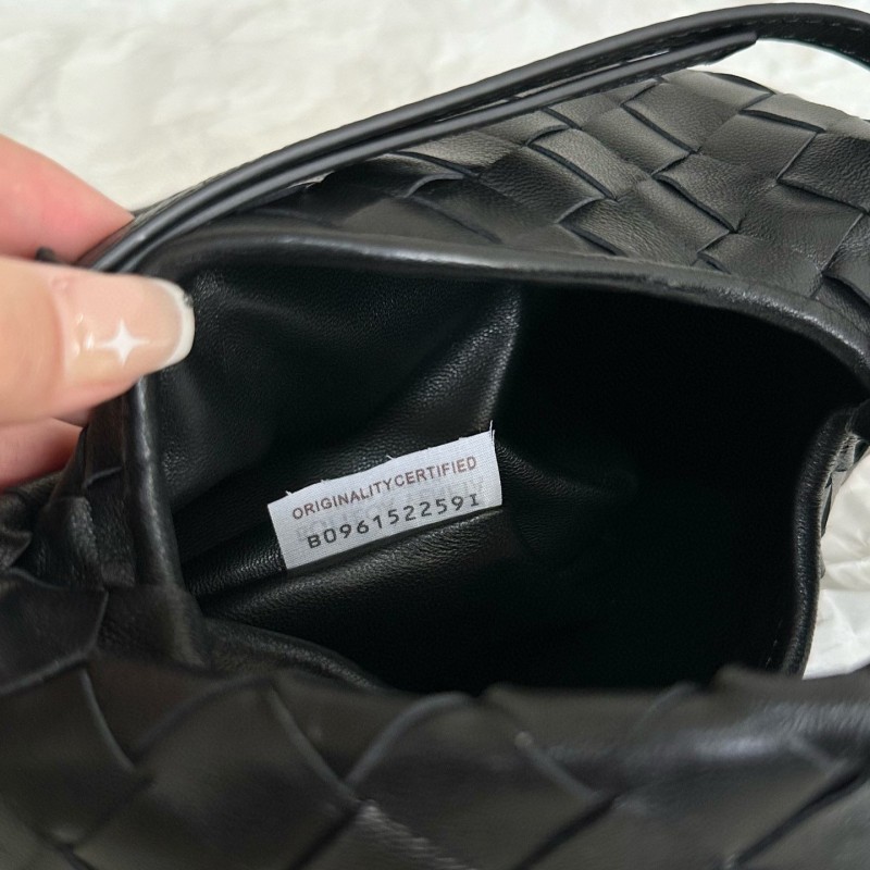 Bottega Veneta Mini Hop 斜挎包