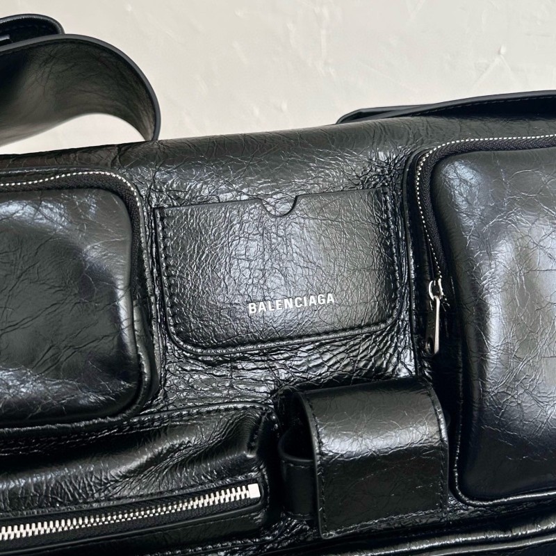 Balenciaga Superbusy 炸药包