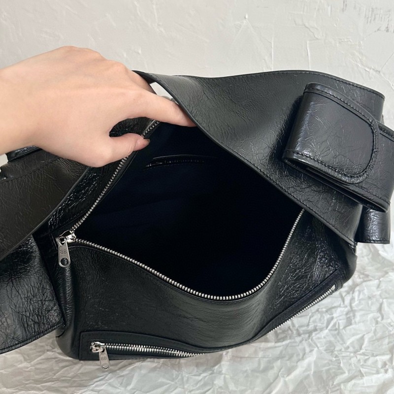 Balenciaga Superbusy 炸药包