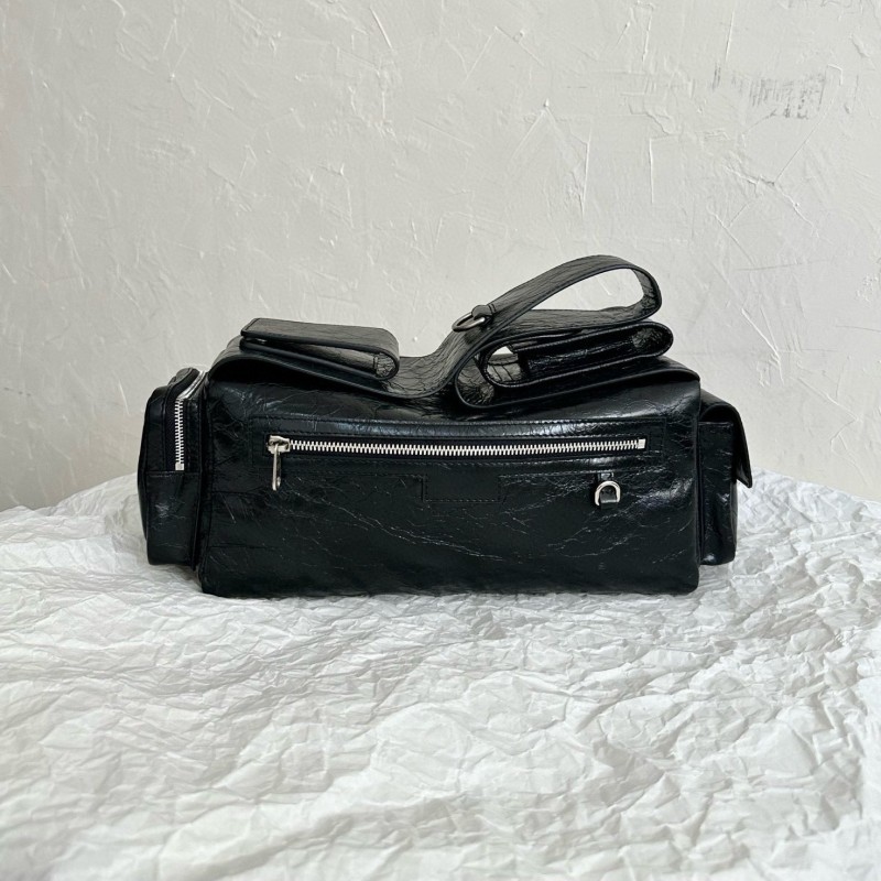 Balenciaga Superbusy 炸药包