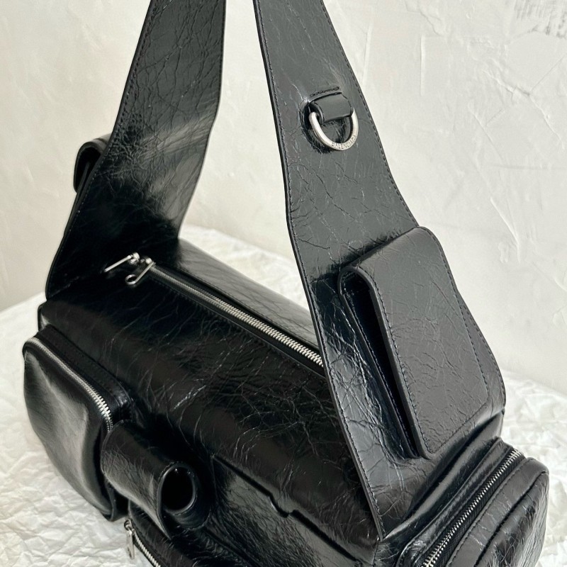 Balenciaga Superbusy 炸药包