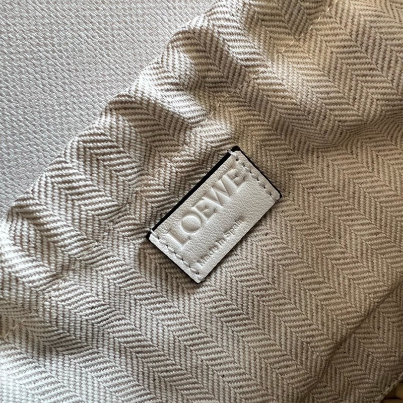 Loewe 水桶包