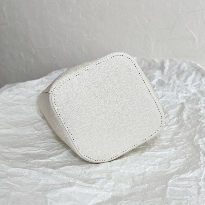 Loewe Pebble 水桶包