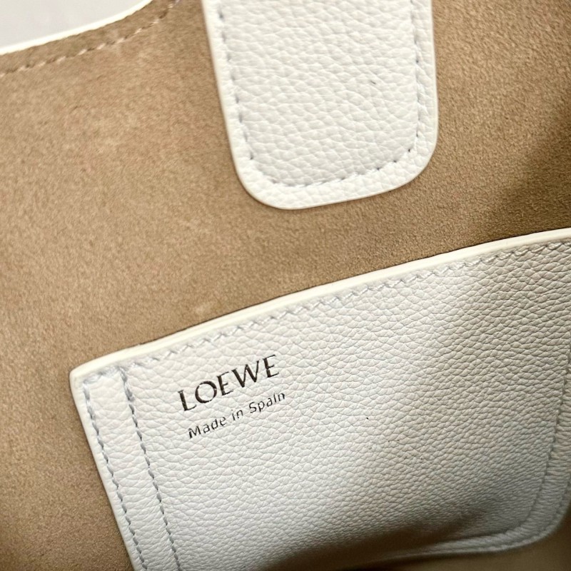 Loewe Pebble 水桶包