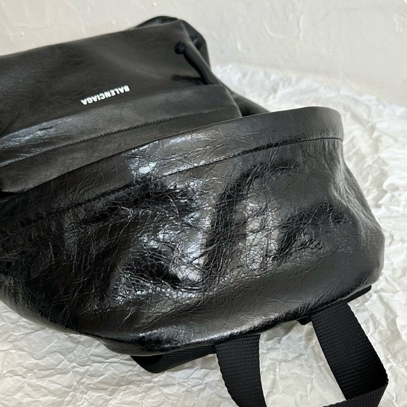 Balenciaga Explore 双肩包