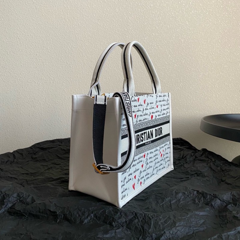 Dior Book Tote (七夕限定）