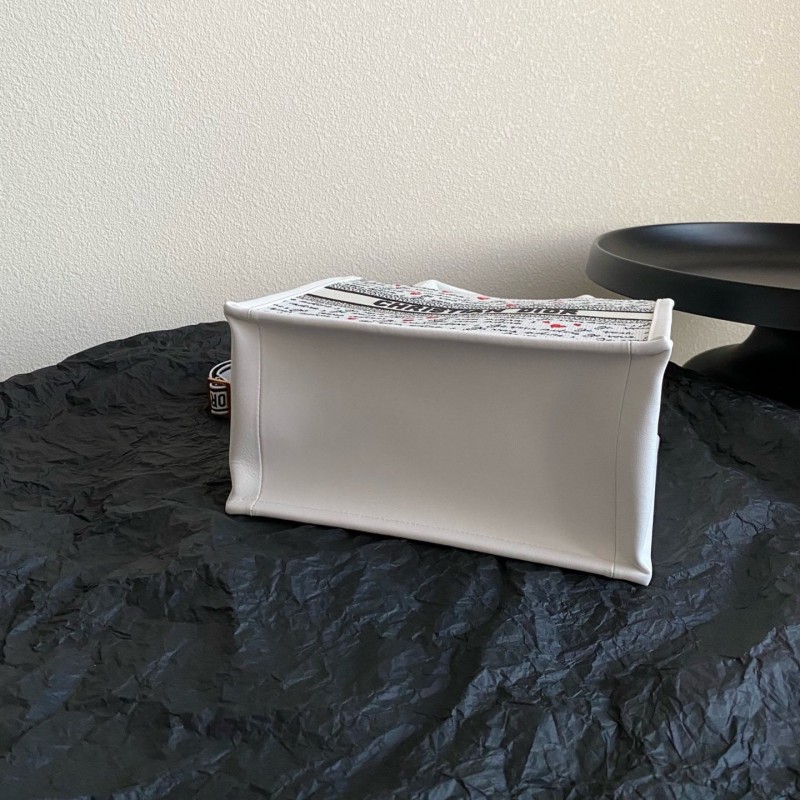 Dior Book Tote (七夕限定）