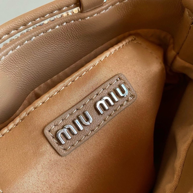 MiuMiu 满钻水桶包