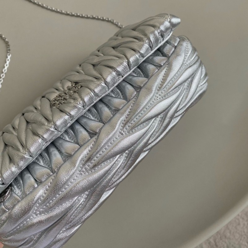 MiuMiu WOC 链条包