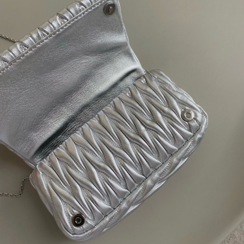 MiuMiu WOC 链条包