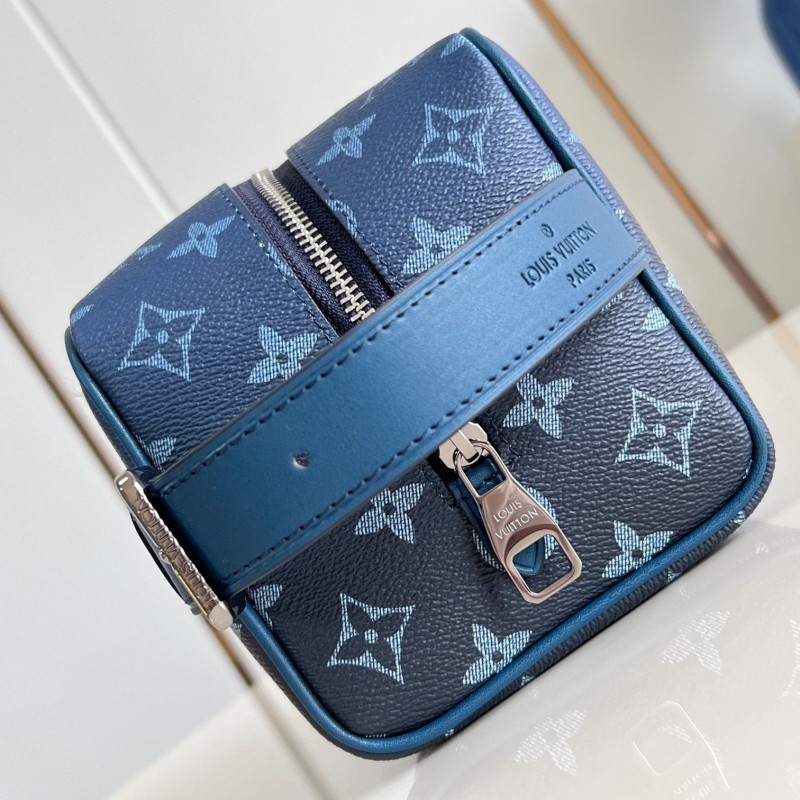 Lv Locker Dopp Kit