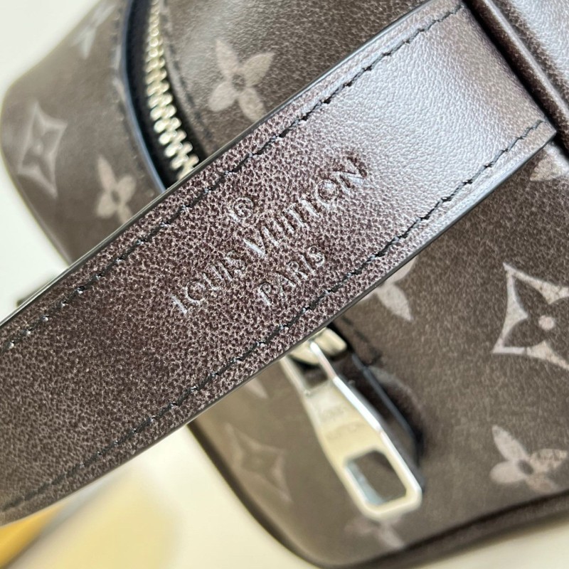 Lv Locker Dopp Kit