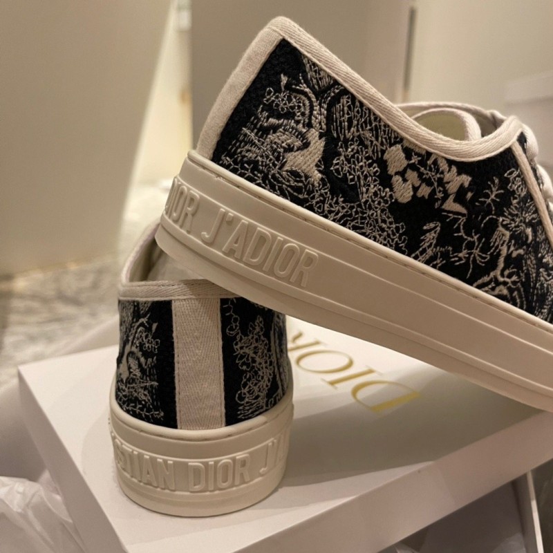 Walk N Dior Sneaker 