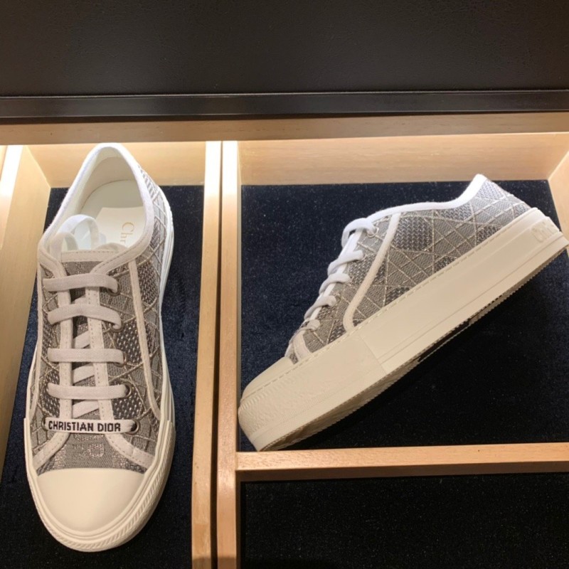 Walk N Dior Sneaker 