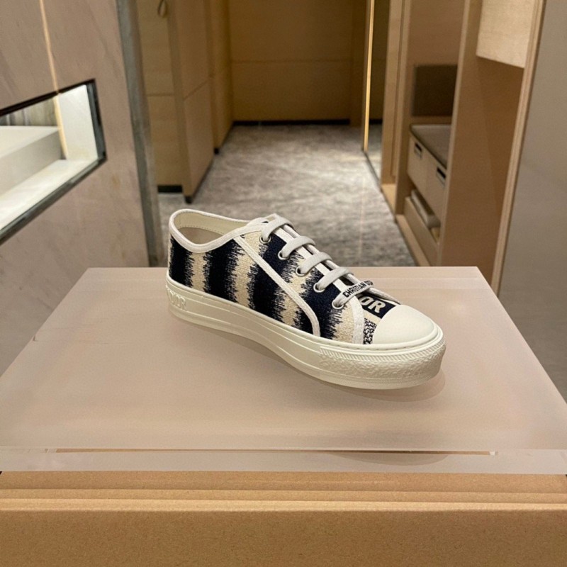 Walk N Dior Sneaker 