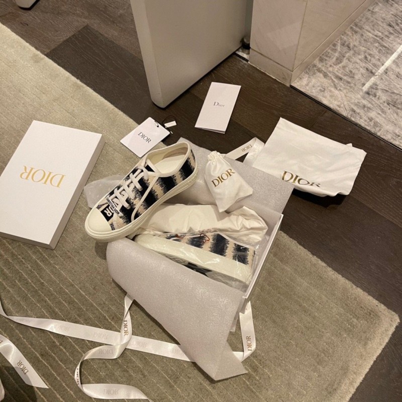 Walk N Dior Sneaker 