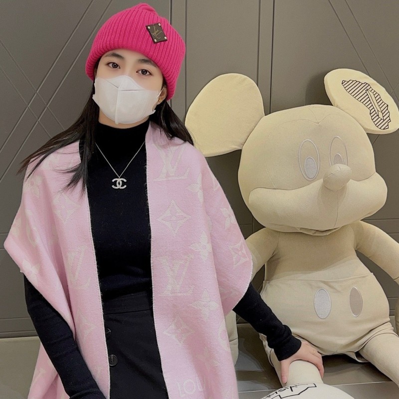 LV Long Scarf & Bennie Hat