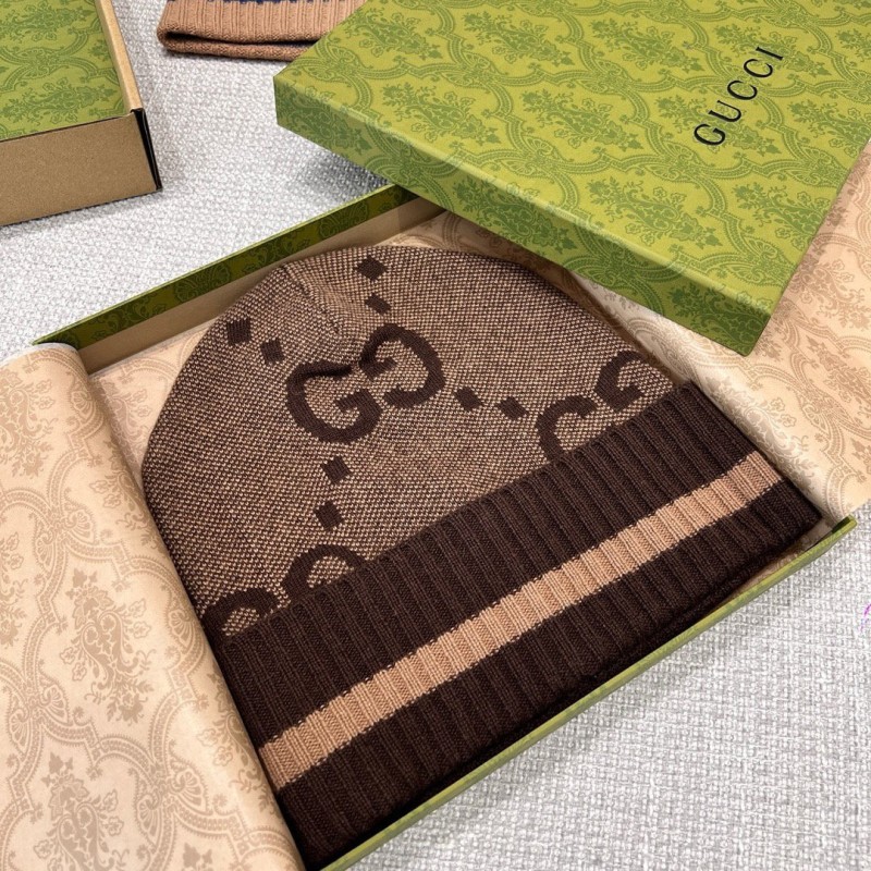 Gucci Long Scarf & Bennie Hat