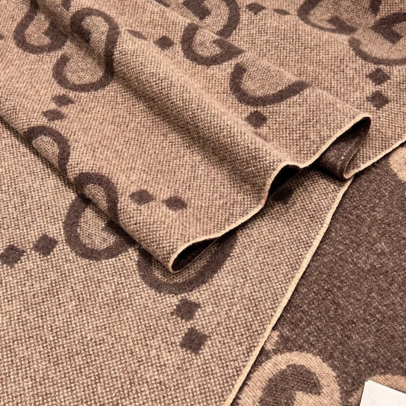 Gucci Long Scarf & Bennie Hat