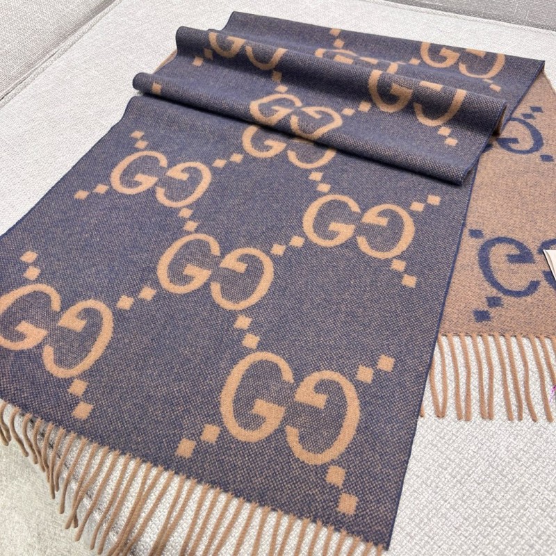 Gucci Long Scarf & Bennie Hat