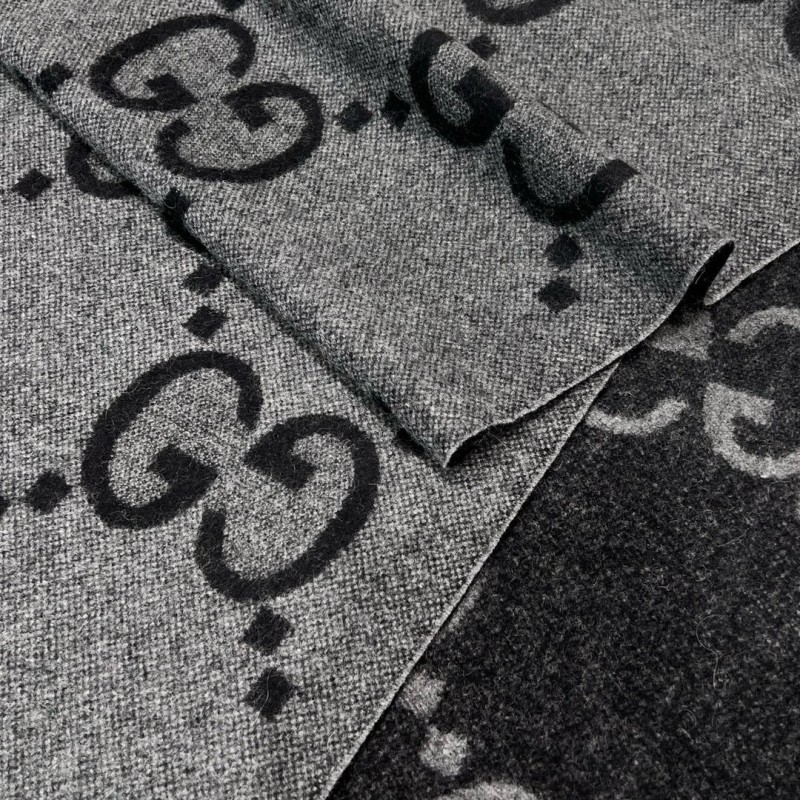 Gucci Long Scarf & Bennie Hat