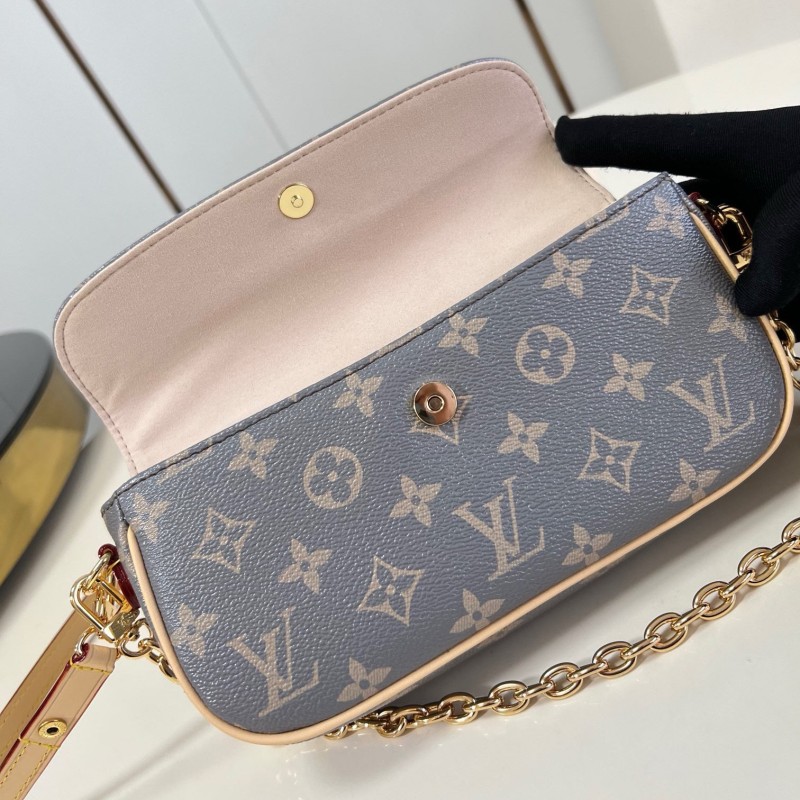LV Wallet On Chain Ivy