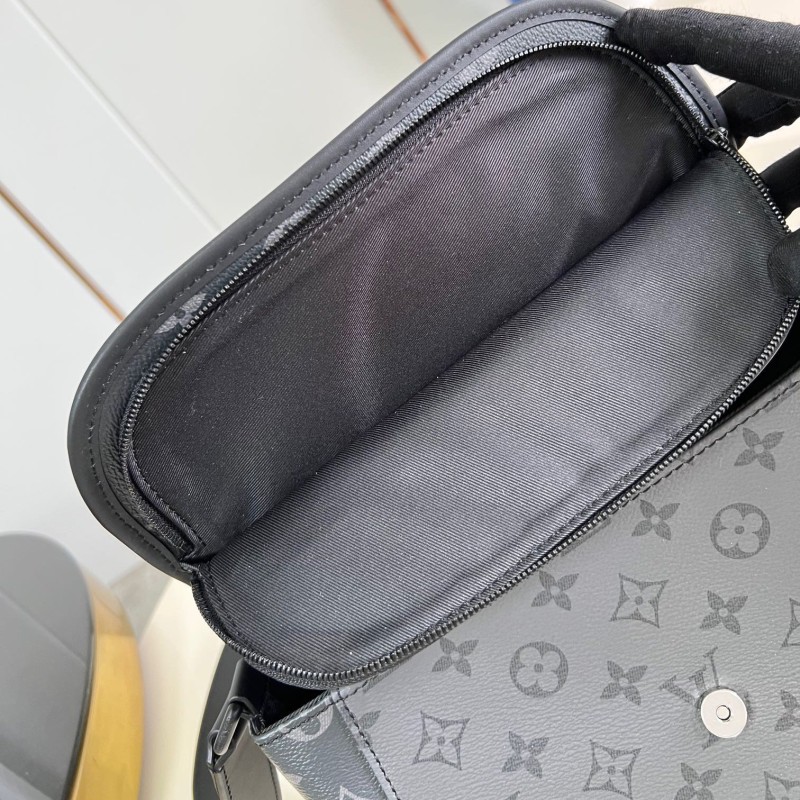 Lv Pulse Messenger Bag