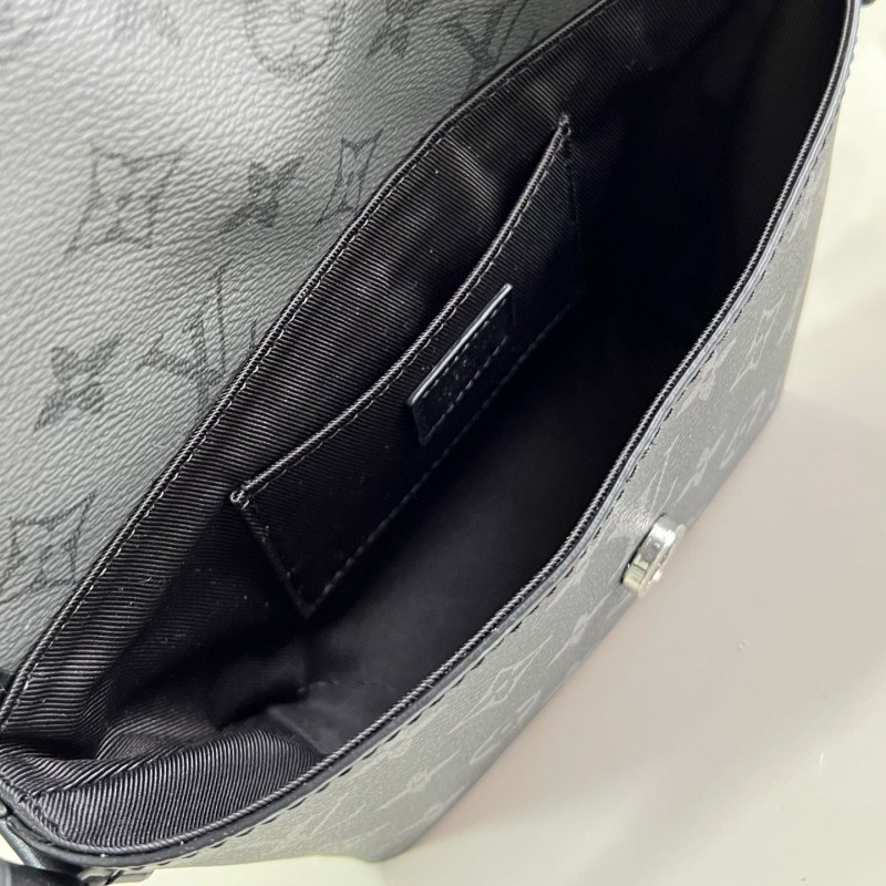 Lv Pulse Mini Messenger Bag