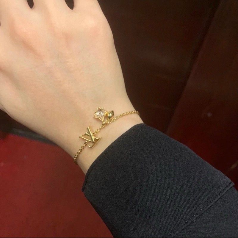 LV Necklace / Bracelet