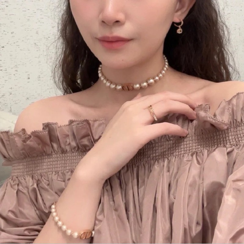 Dior Necklace / Bracelet