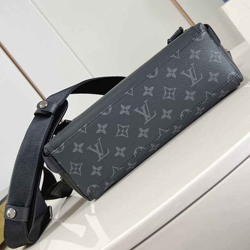 LV Voyage Messenger Bag