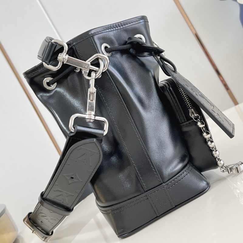 LV Noé Cargo Handbag