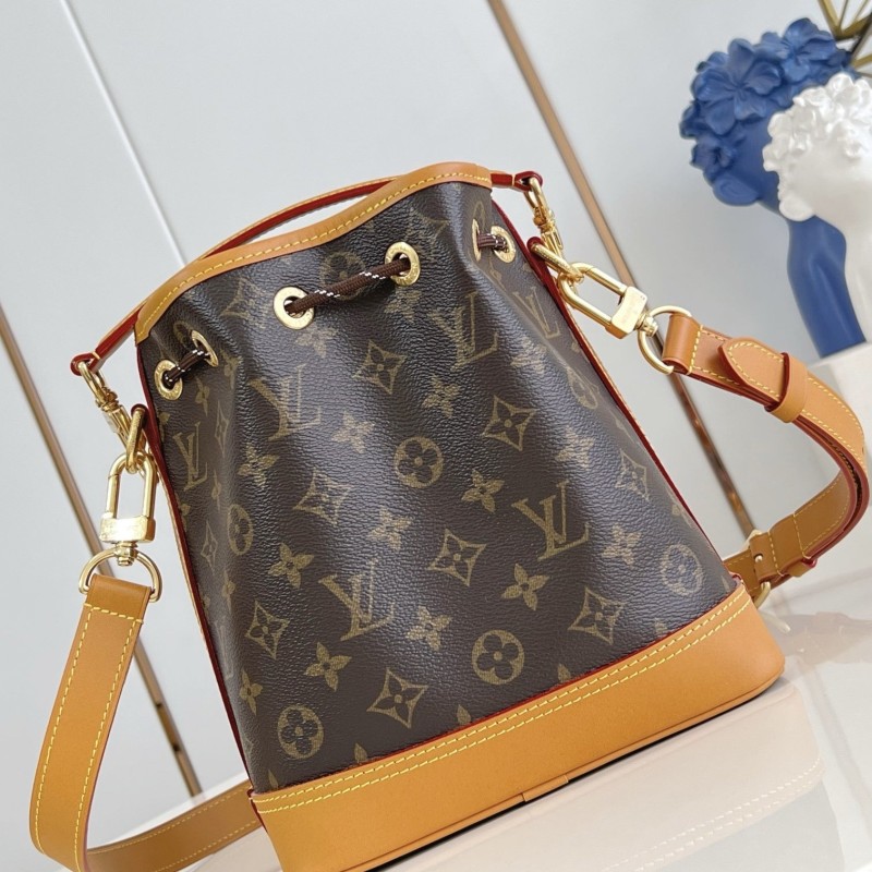 LV  Noé Cargo Handbag 