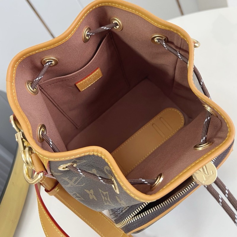 LV  Noé Cargo Handbag 