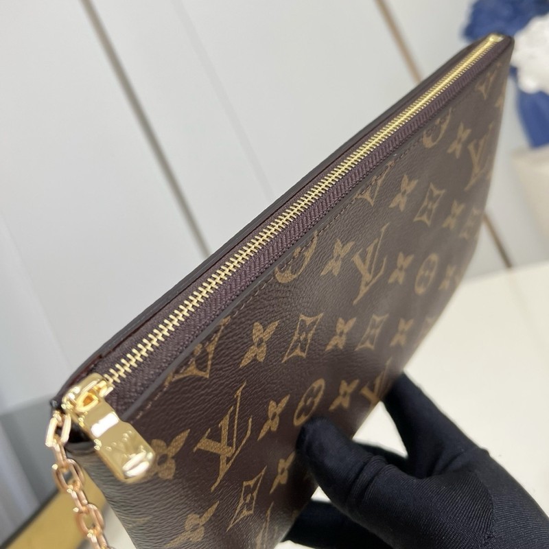 LV Pochette Clés 中号