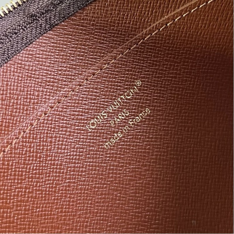 LV Pochette Clés 中号