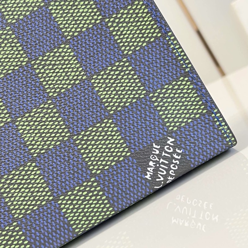 LV Pochette Voyage 中号