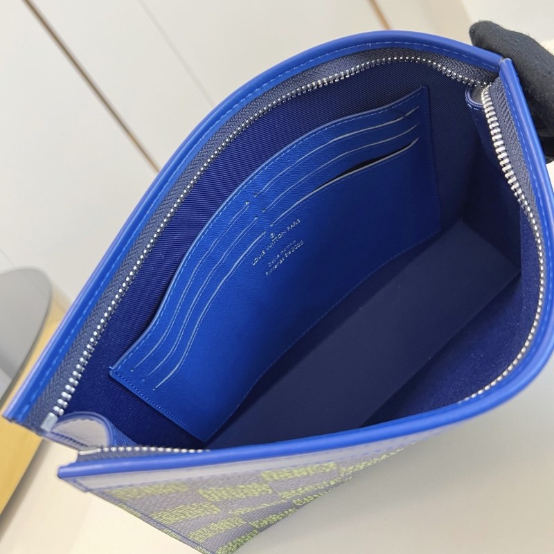 LV Pochette Voyage 中号