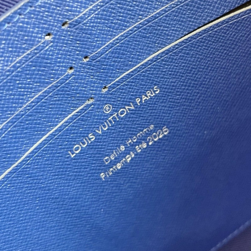 LV Pochette Voyage 中号