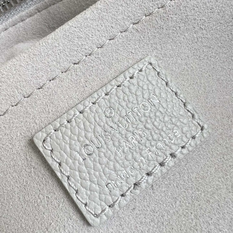 LV OnTheGo East West 