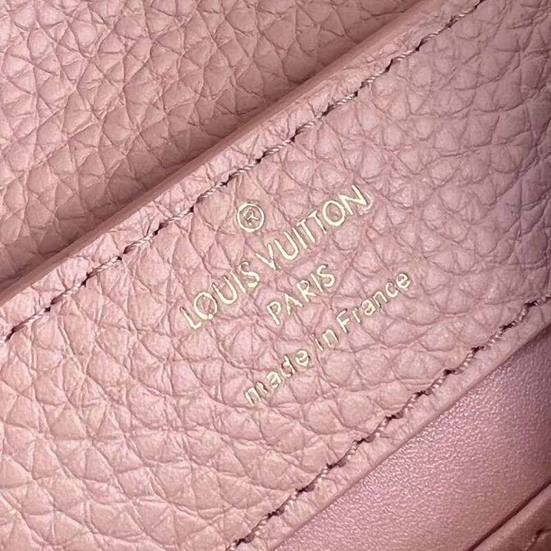 LV Capucines Handbag 迷你
