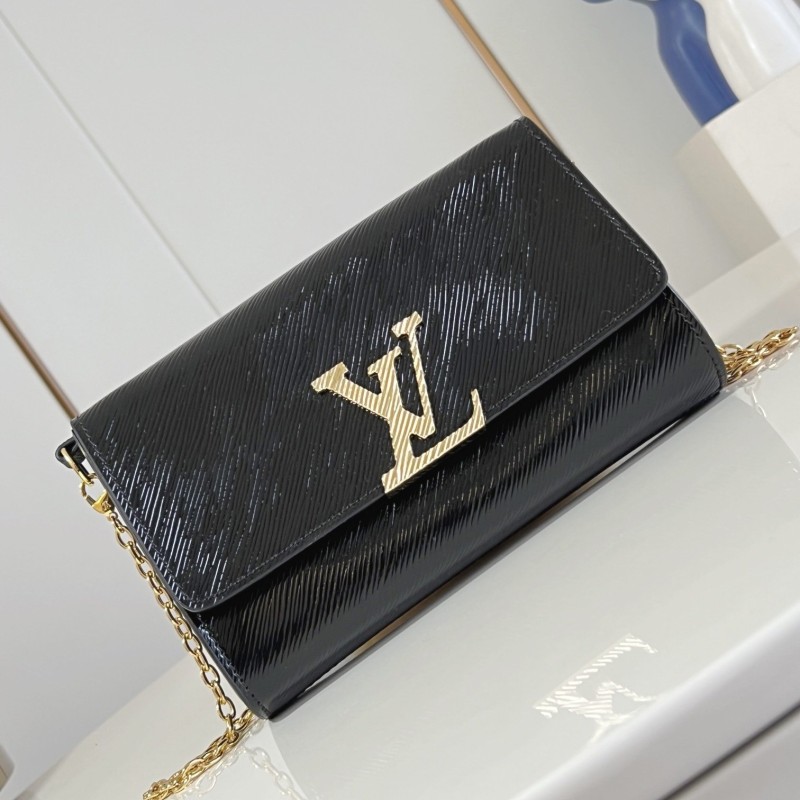 LV Pochette Louise