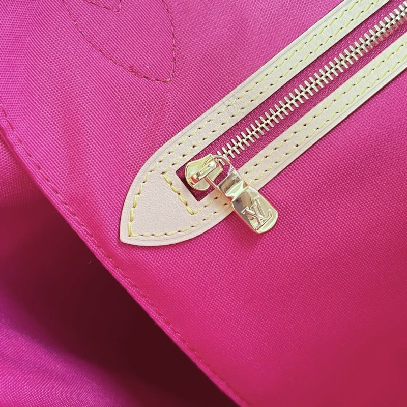 LV Neverfull Handbag 