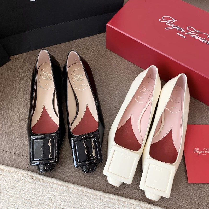 Roger Vivier Flats