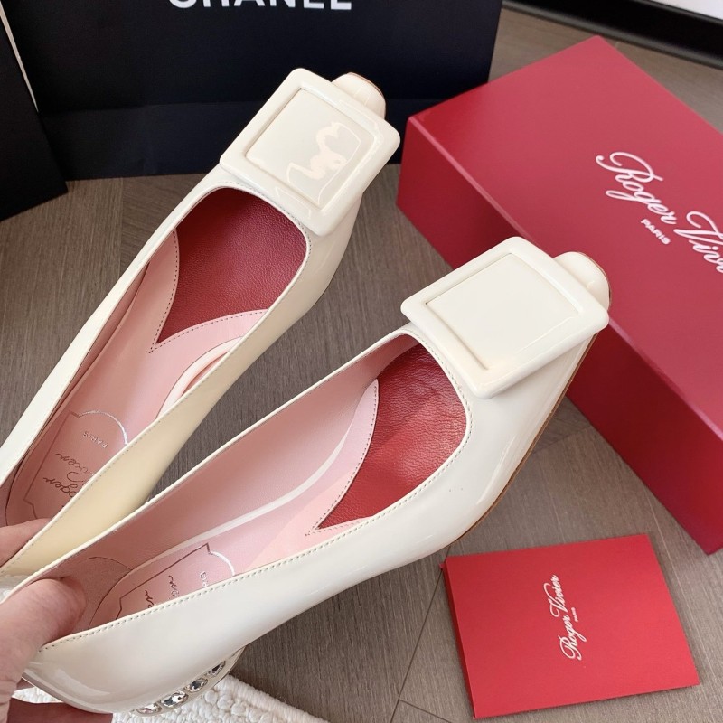 Roger Vivier Flats